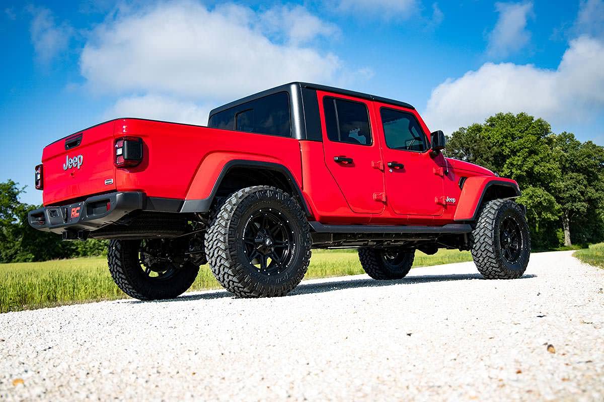 3.5" Rough Country Suspension Lift Kit for 2020-2024 Jeep Gladiator JT - 60100