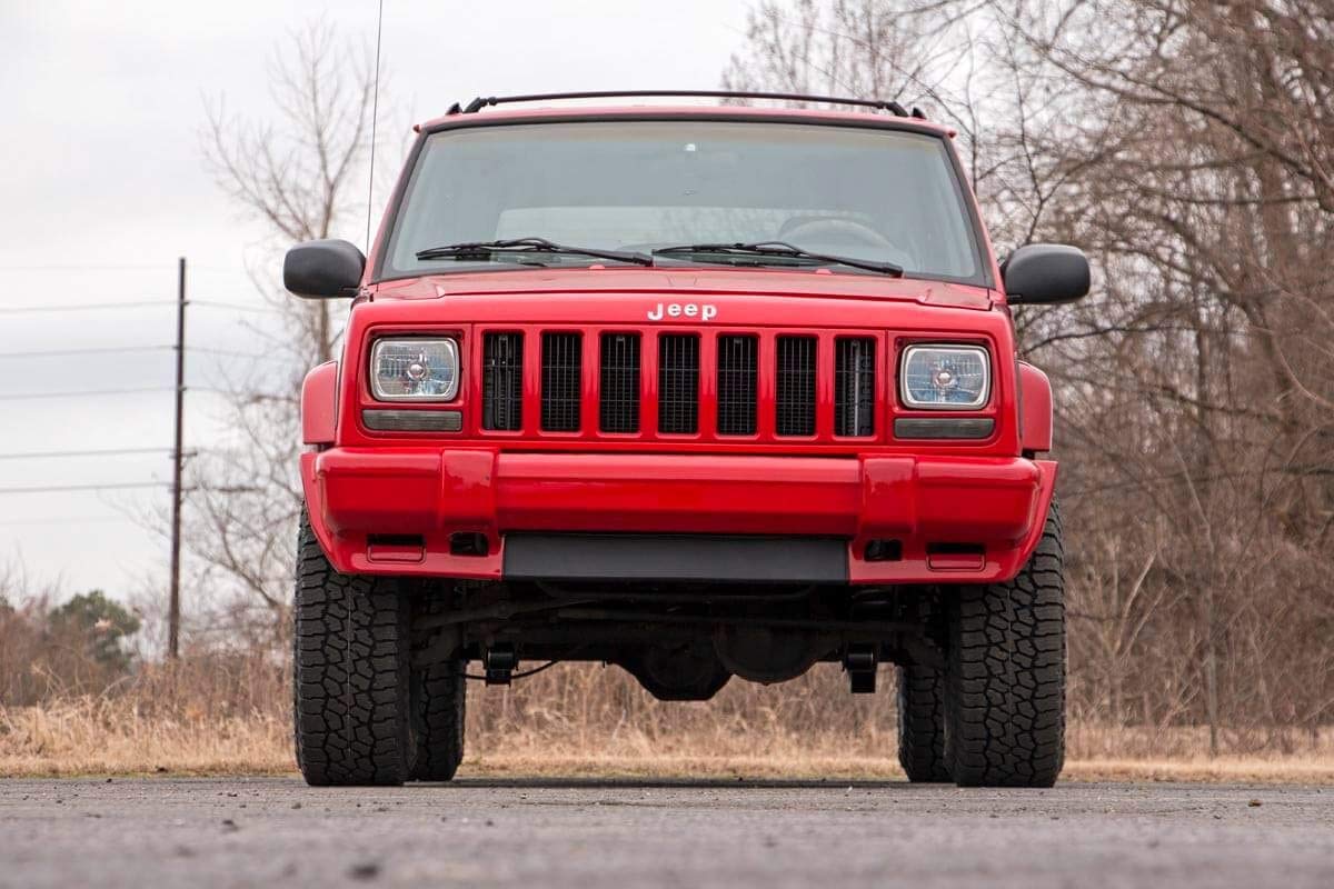Rough Country 3" Lift Kit w/ N3 Shocks, Control Arms & Full Rear Leaf Springs for Jeep Cherokee XJ (1984-2001) Series 2 - Balanced Suspension System Upgrade