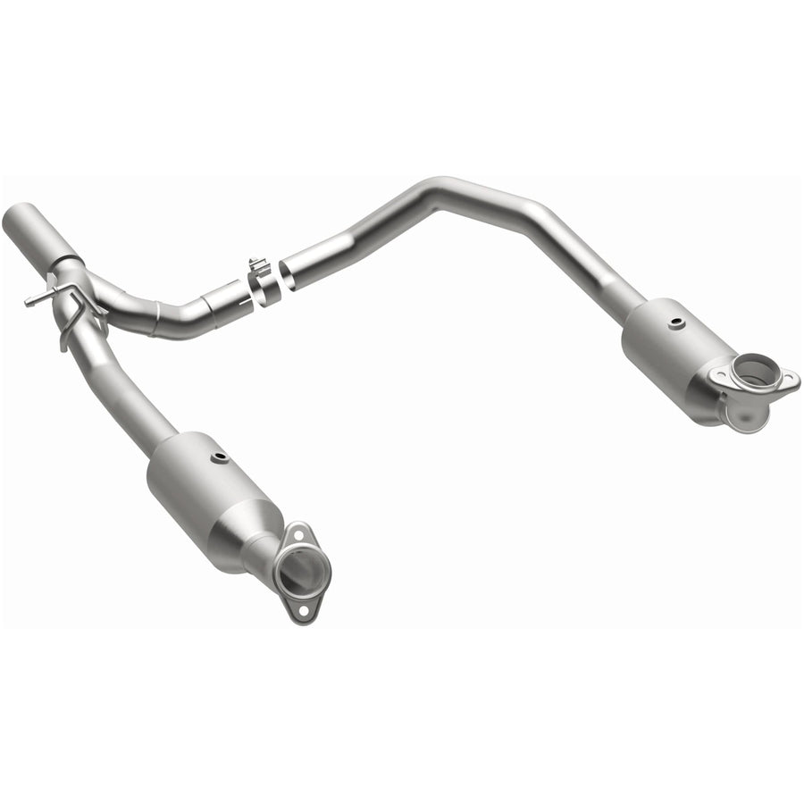Catalytic Converter MagnaFlow 280014: OEM Grade, Direct Fit, Compatible with 2017-2019 Ford E-350 Super Duty and 2017-2019 Ford E-450 Super Duty (Federal/EPA Compliant)