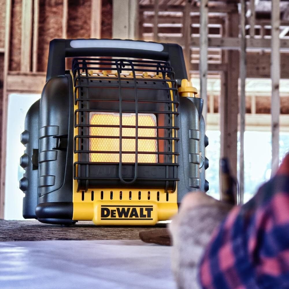 12,000 BTU DEWALT Cordless Portable Propane Radiant Heater