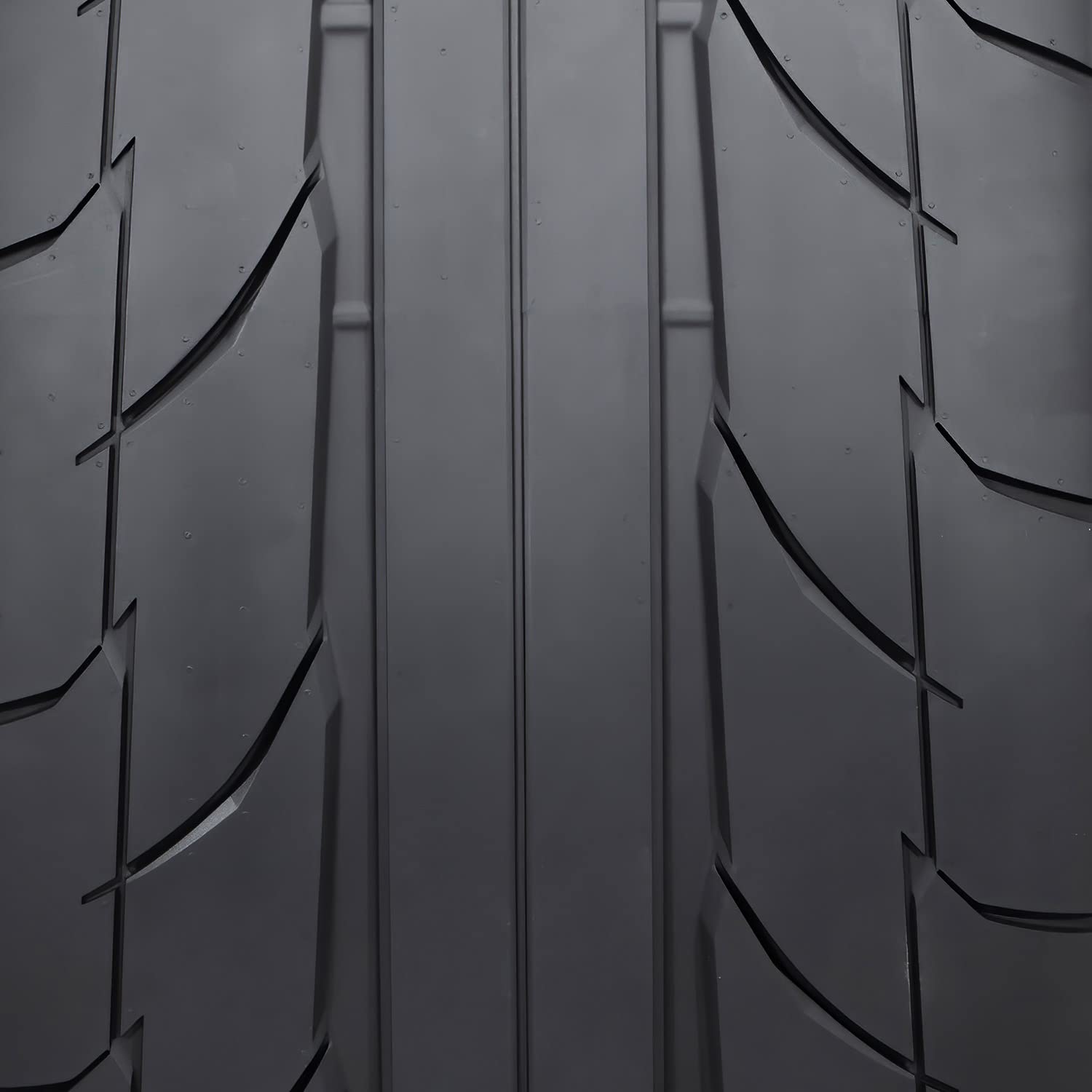 NT555RII Nitto P275/40R17 93W