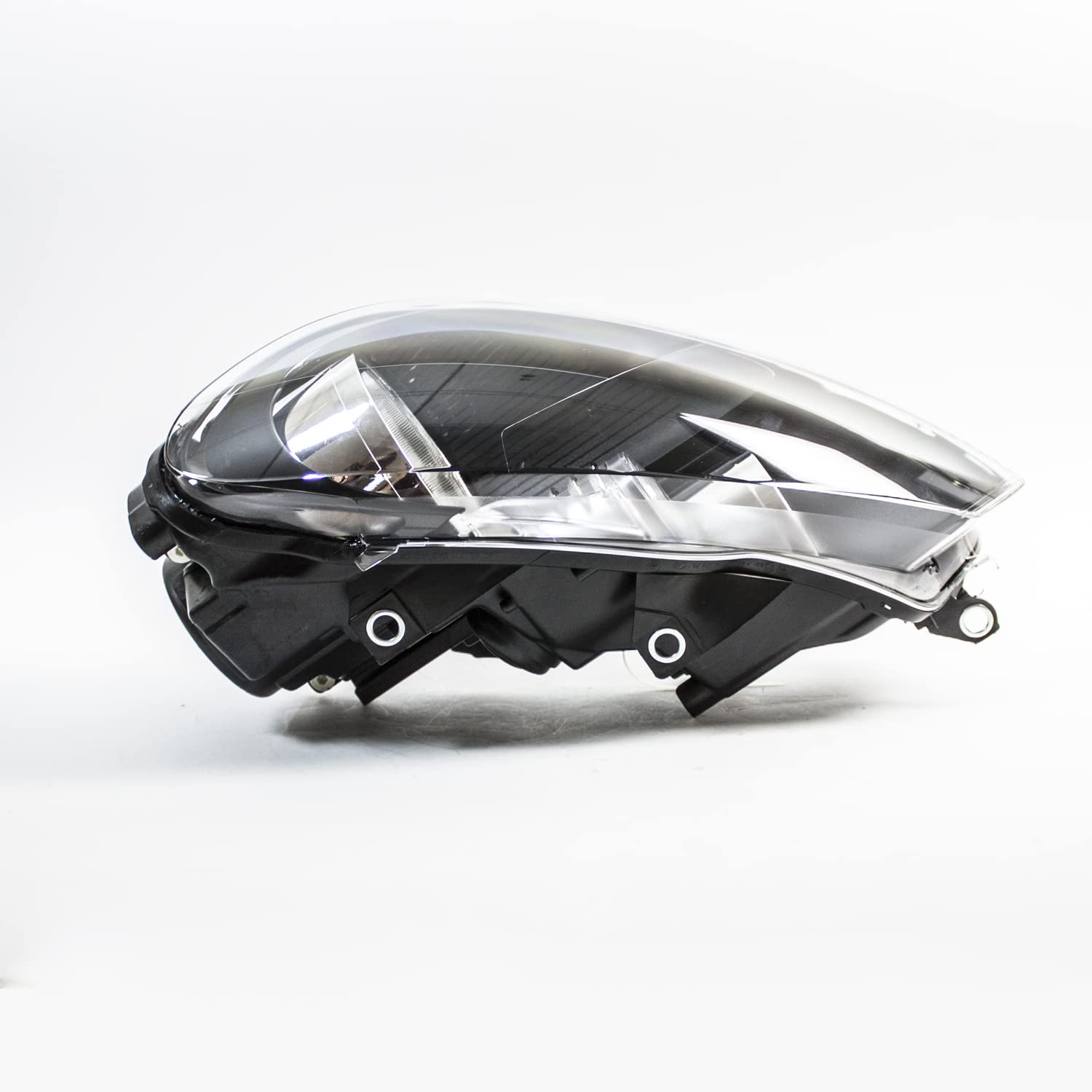 Left TYC Headlight Assembly Compatible with 2010-2014 Volkswagen Golf