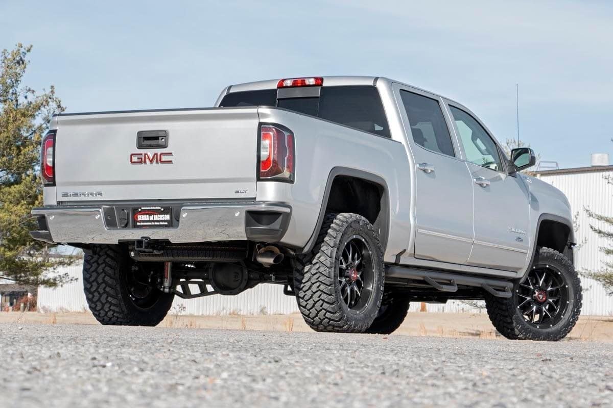 3.5" Rough Country Suspension Lift Kit with Strut Spacers/N3 Shocks for Chevy Silverado & GMC Sierra 1500 (2014-2018 w/Stock Cast Alu or Stamped Steel Control Arms)