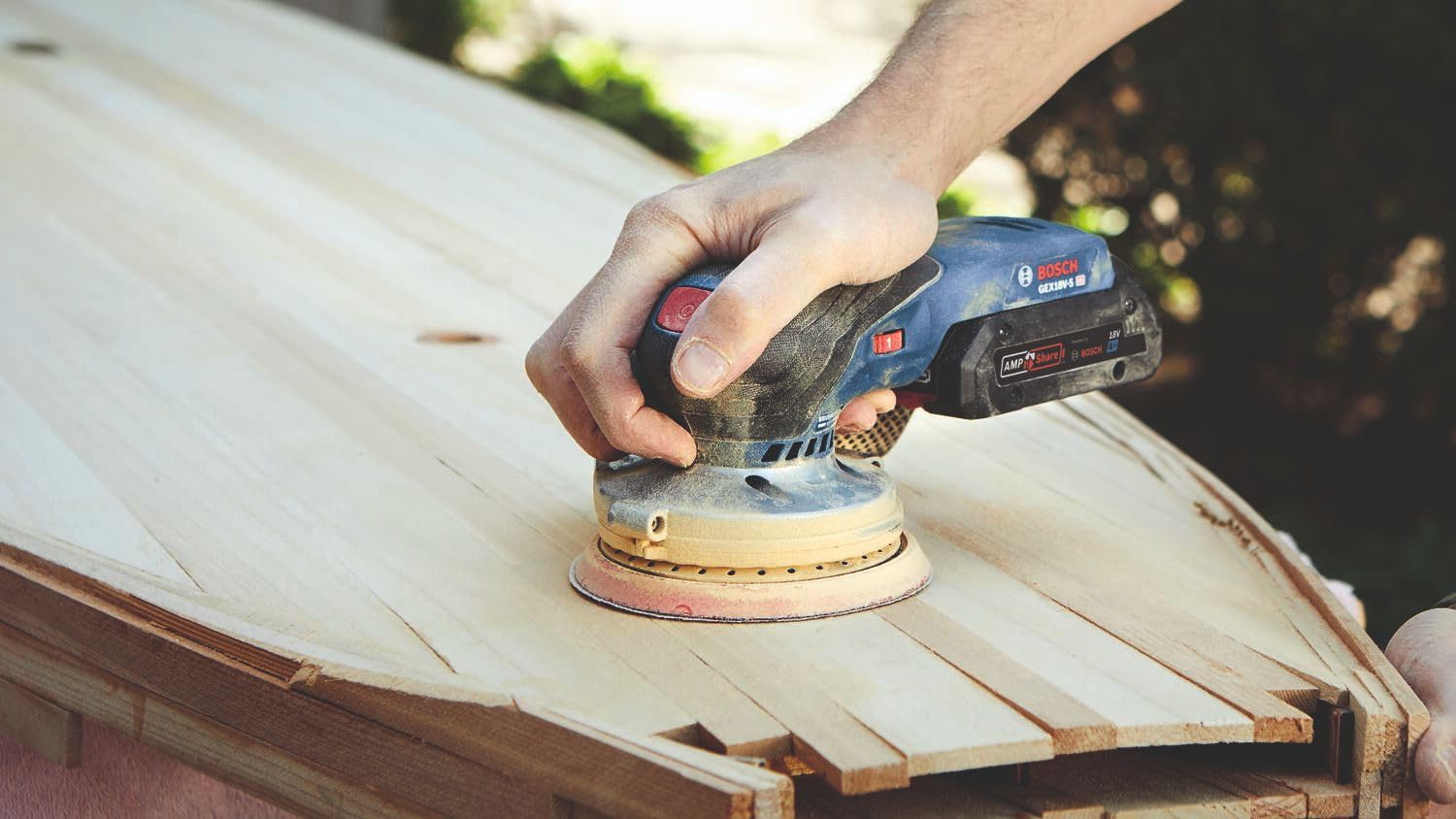 BOSCH 18V GEX18V-5N Brushless 5 Inch Cordless Random Orbit Sander (Bare Tool)