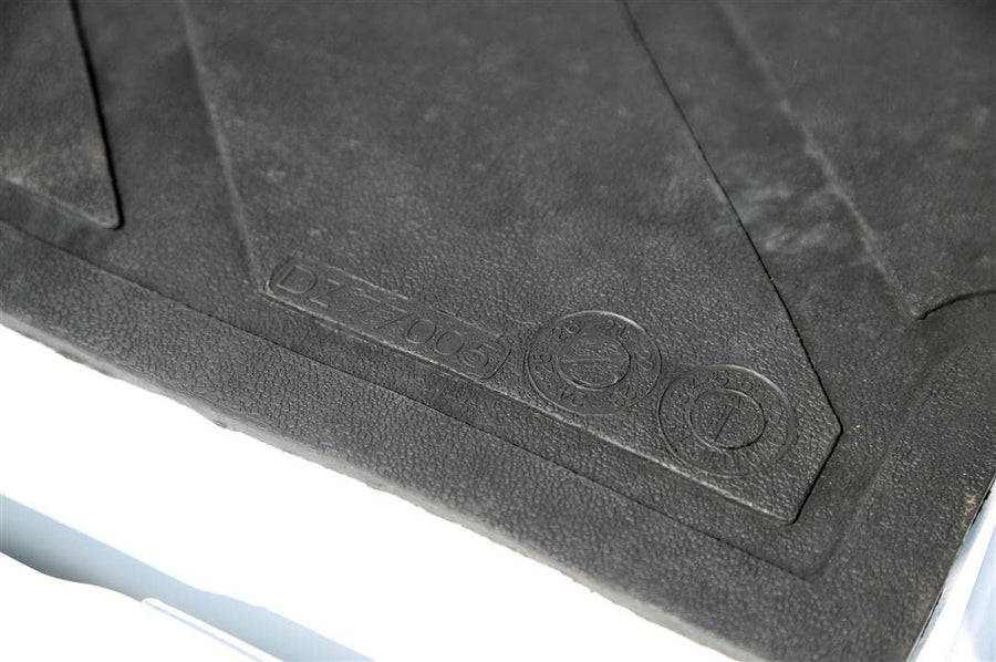 DZ75005 Dee Zee Bedmat