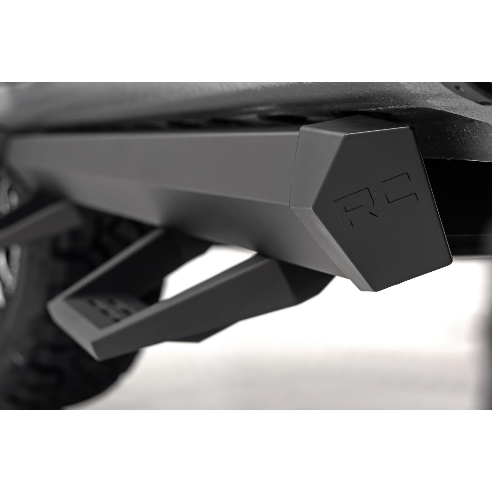 Rough Country Aluminum SRL2 Side Steps for Chevy Silverado & GMC Sierra 1500/2500HD CrewCab (2019-2026 & Refresh) - Modular Running Boards with Adjustable Step Placement