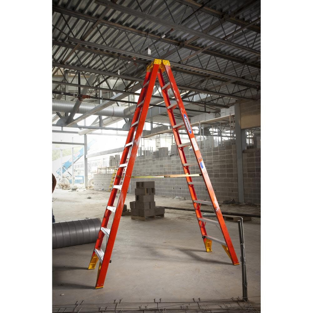 Twin Werner Step Ladder, Fiberglass (T6210)