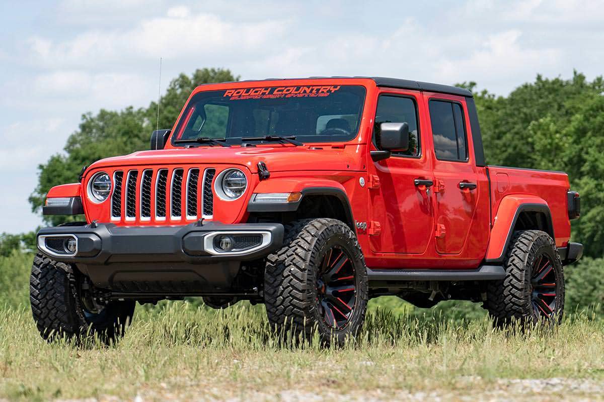 2.5" Rough Country Leveling Kit with M1 Monotube Shocks for Jeep Gladiator JT (2020-2023) - Fits up to 35" Tires