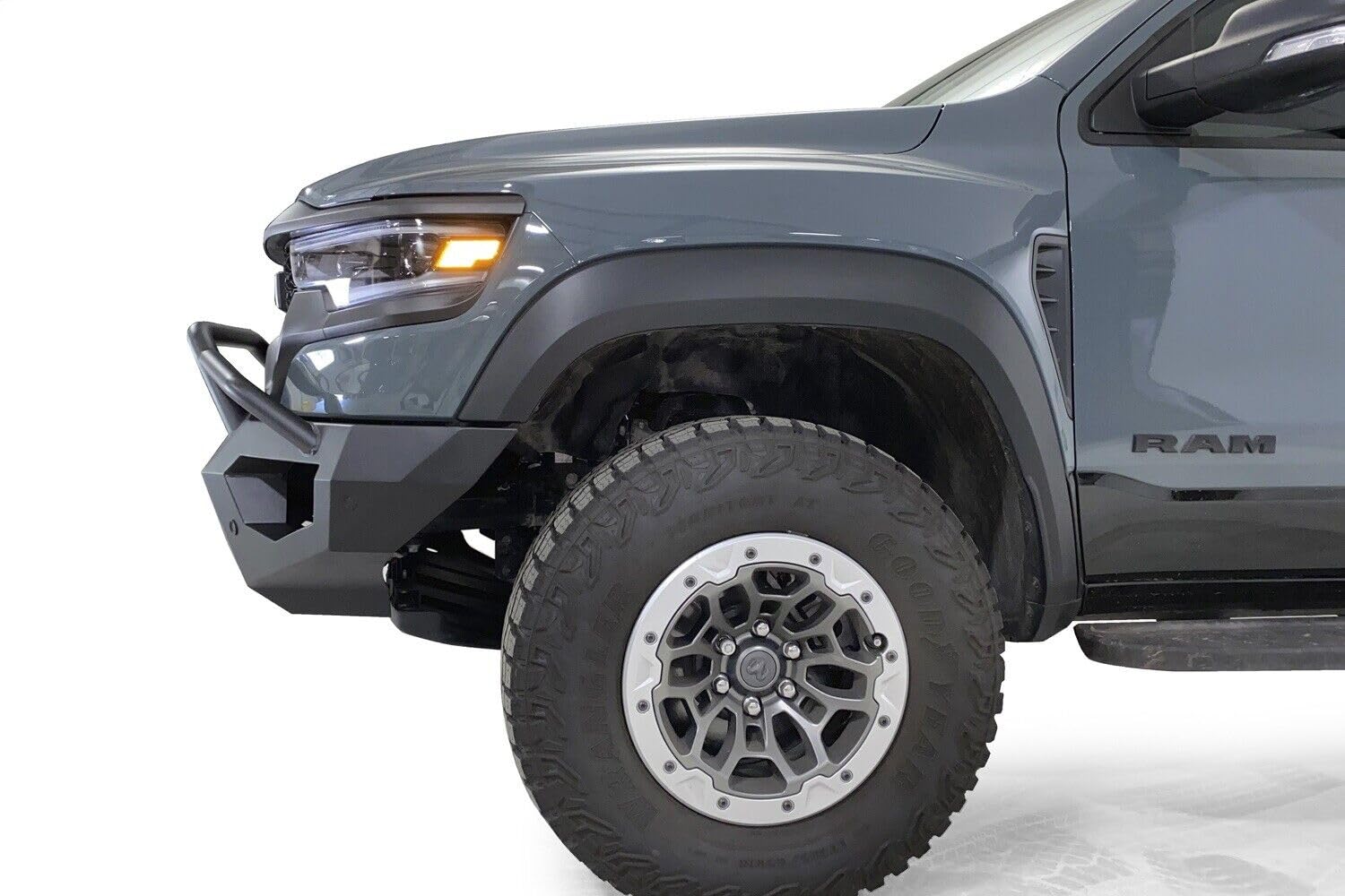 DX21-X5552-1 Fab Fours Inc. Front Replacement Bumper fits Ram 1500