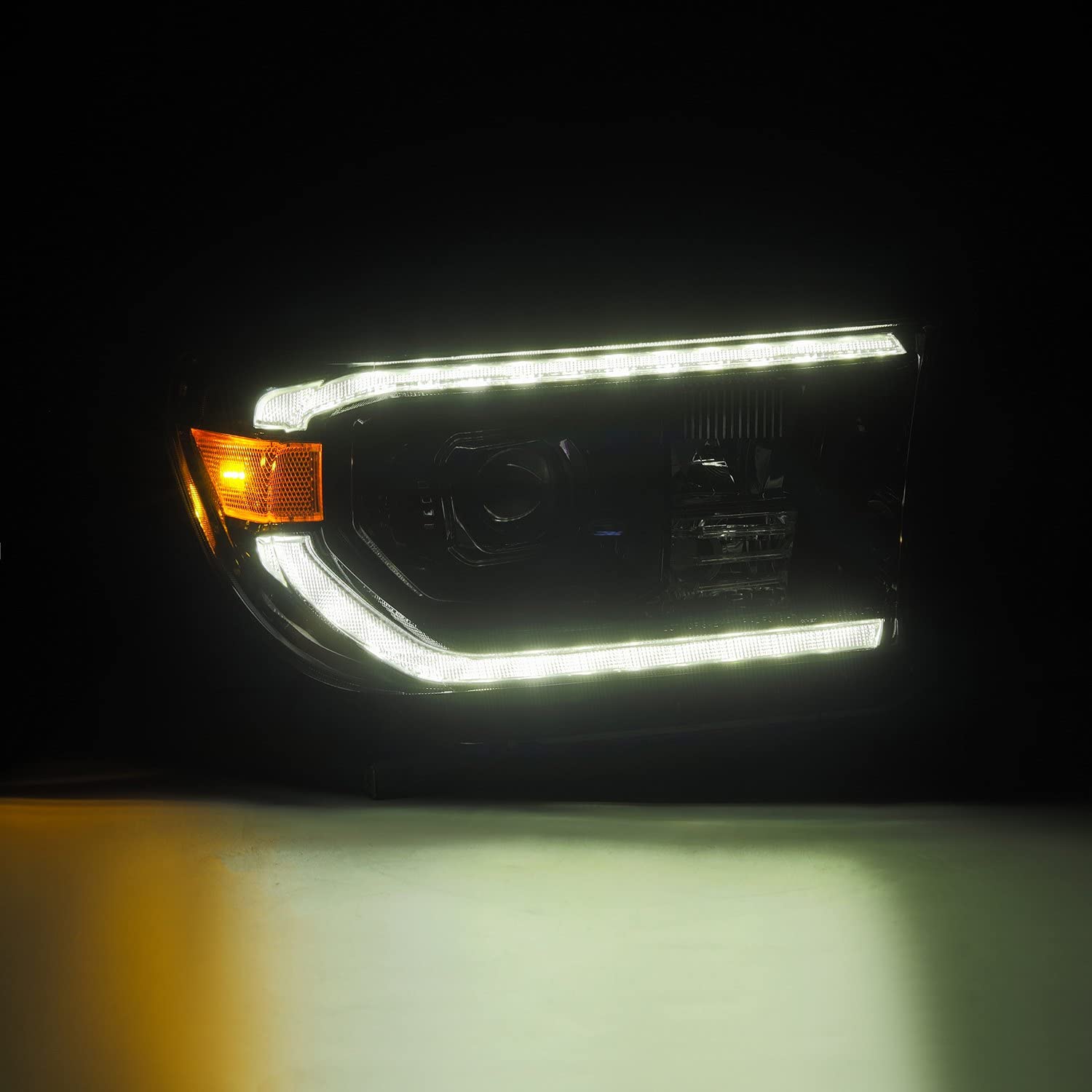 Luxx-series AlphaRex 880825 Projector Headlights