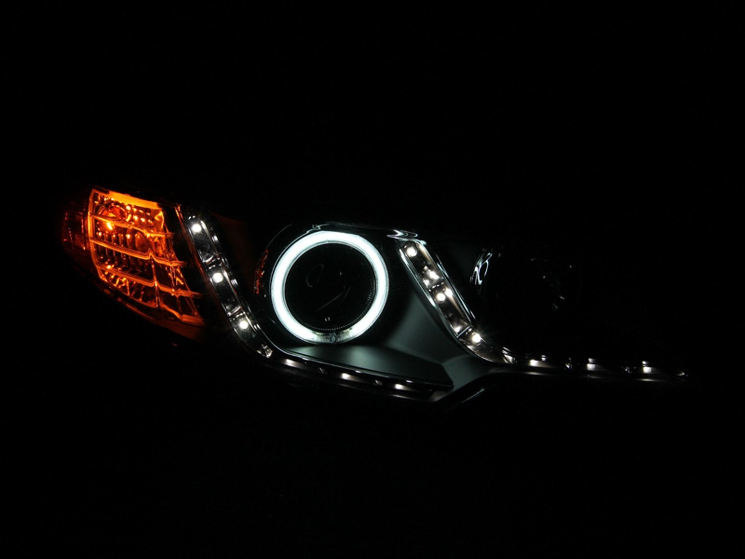 Halo Anzo USA 121413 Black Projector Headlight with Clear Lens and Amber Reflector for Kia Forte