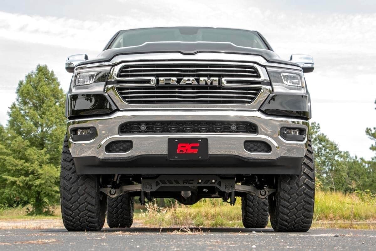 6" Lift Kit Rough Country w/M1 Struts for 2019-2024 Ram 1500 4WD - 33440