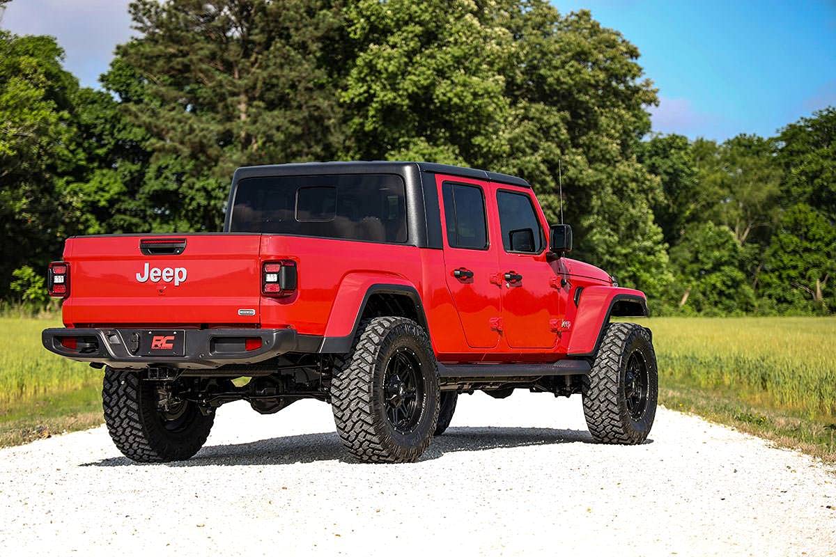 3.5" Rough Country Suspension Lift Kit for 2020-2024 Jeep Gladiator JT - 60100