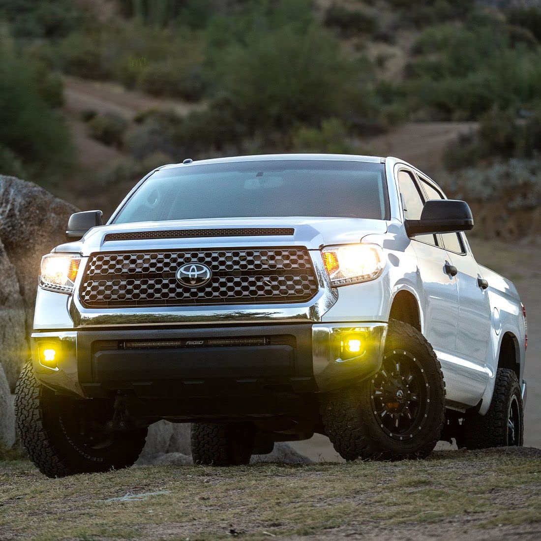 37117-360 RIGID SERIES PRO SAE FOG LIGHT KIT FITS 2014+ TOYOTA TUNDRA, 4 RUNNER & 2016+ TACOMA SELECTIVE YELLOW