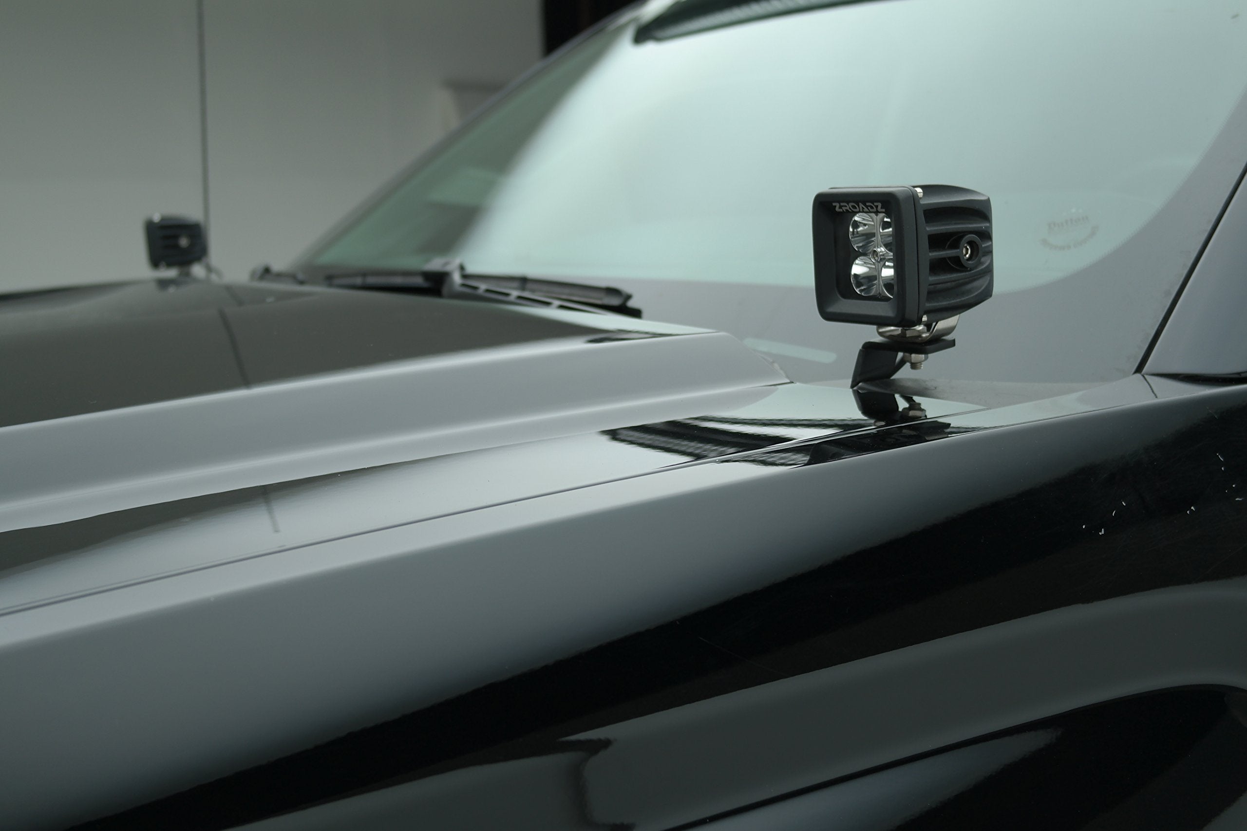 Black Hood Hinges A-Pillar LED Mount Z364571