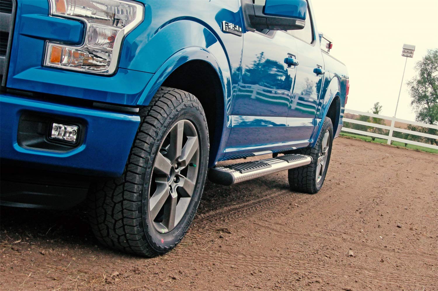 Dee Zee 6" Oval Black-Tread Side Steps DZ16421