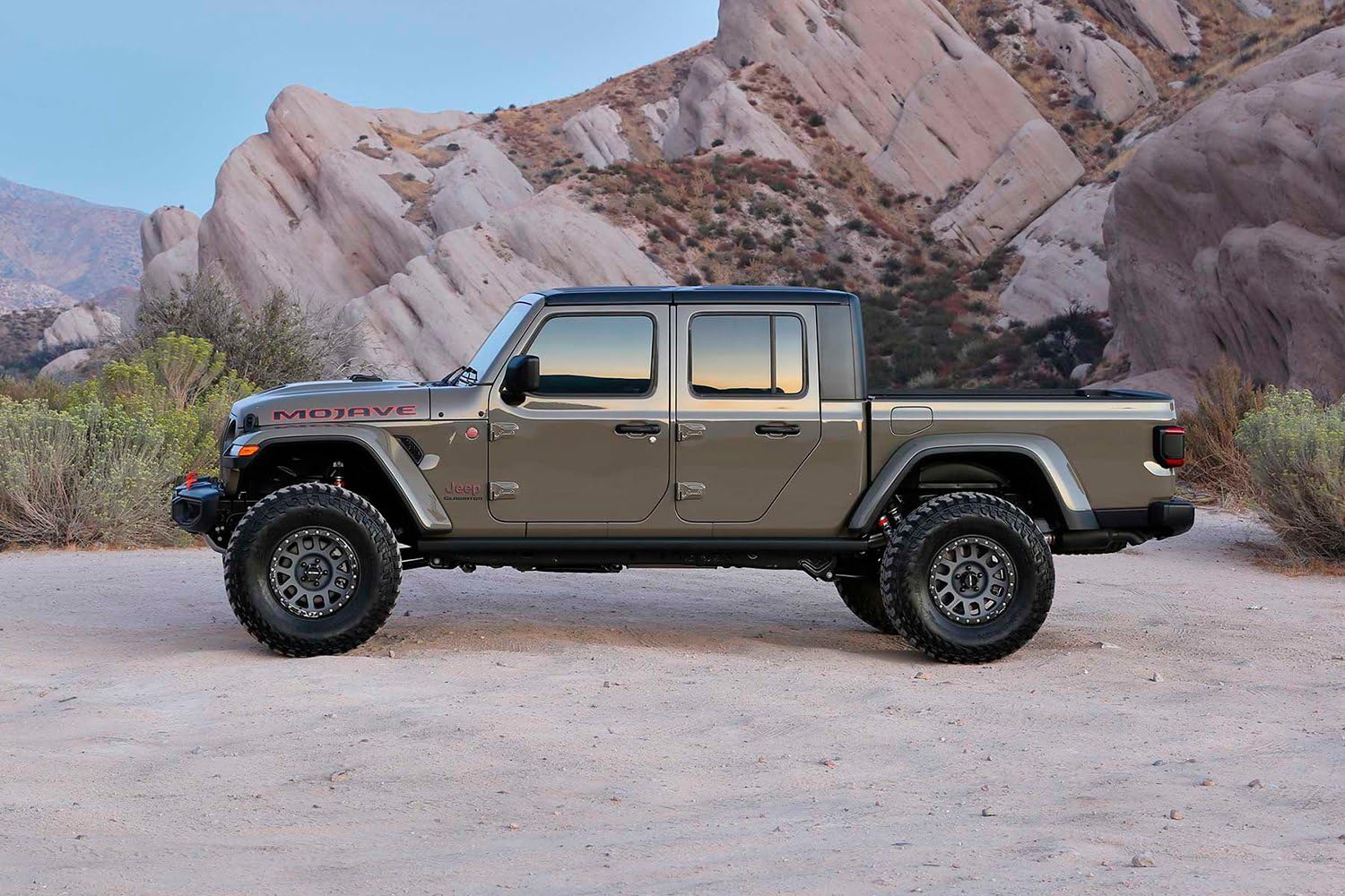 2020 Jeep Gladiator (JT) Fabtech Mojave 2in. Shock Extension Kit (FTS24283)