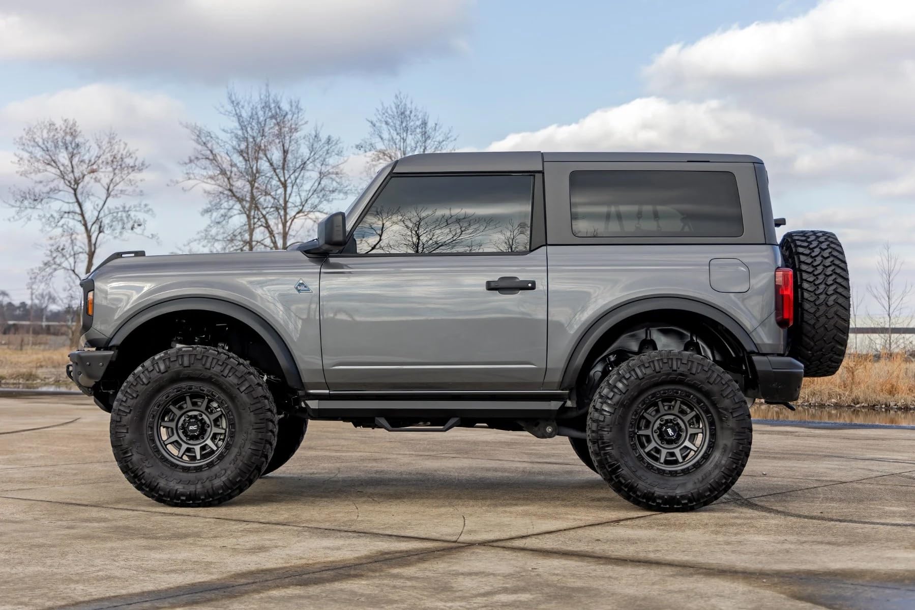 Rough Country Aluminum SRL2 Side Steps for Ford Bronco (2021-2025) 2-Door - Modular Running Boards with Adjustable Step Placement