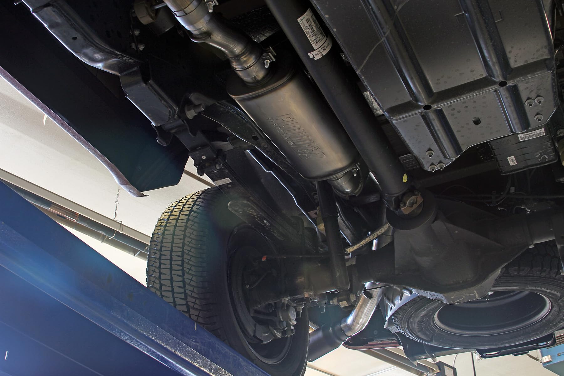 Flowmaster FlowFX 717943 Cat-Back Exhaust Stainless 3.5 Inch Single Side Exit Compatible with 2017-2024 Ford F-250 /F-350 Super Duty 6.2L/7.3L V8. This product is not created or sold by Ford Fits