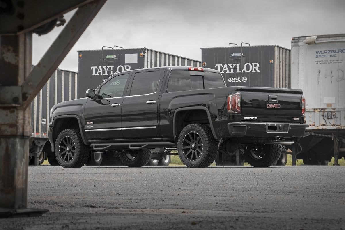 Rough Country 3.5" Lift Kit with N3 Rear Shocks/N3 Loaded Struts for Chevy Silverado & GMC Sierra 1500 (2014-2016) - Silver Control Arms