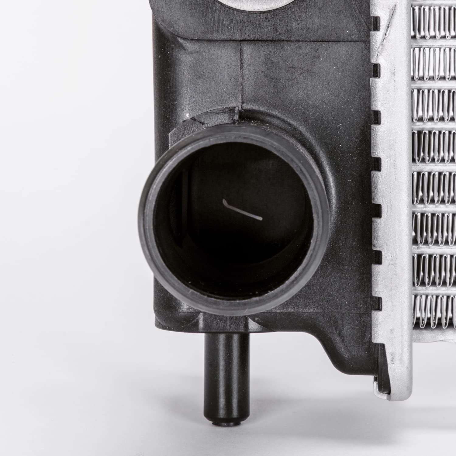 Replacement TYC 13266 Radiator for Infiniti M56