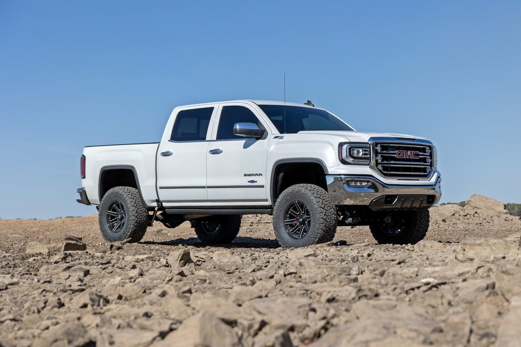 7" Lift Kit with Vertex Coilovers/V2 Rear Shocks for Chevy Silverado & GMC Sierra 1500 Rough Country (2016-2018 w/Stamped Steel Control Arms)