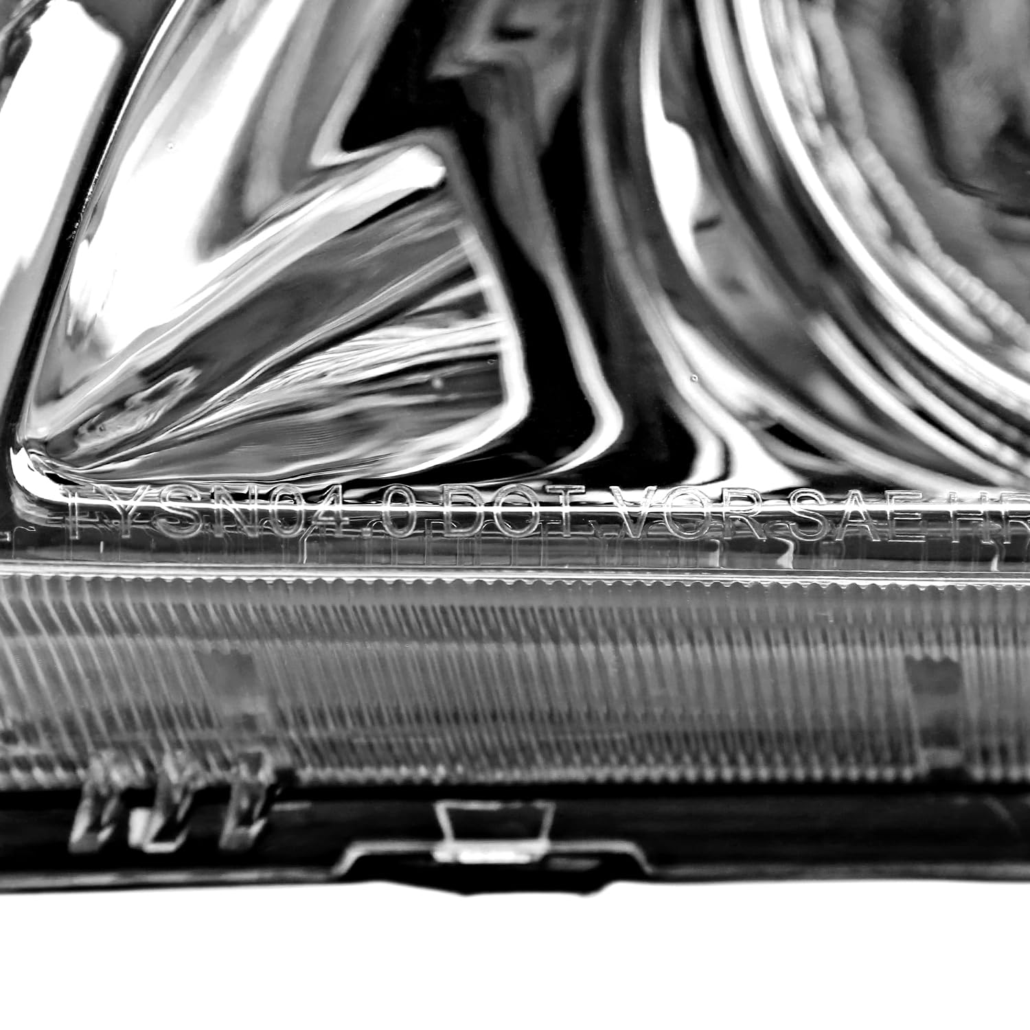 Left Driver Side Spec-D Tuning Chrome Headlight Compatible with 2004-2005 Toyota Sienna