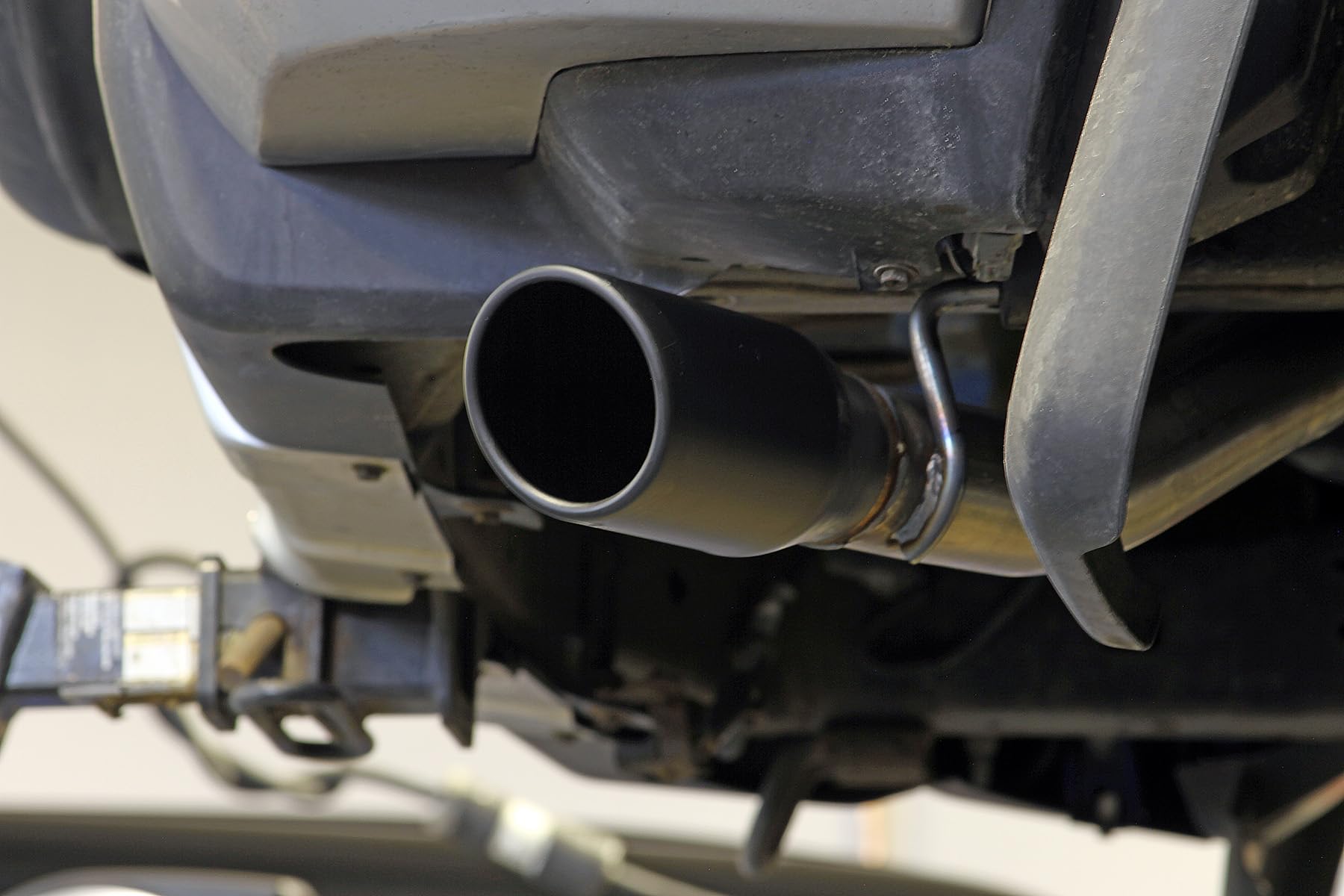 Flowmaster FlowFX 717433 Cat-Back Exhaust Kit 2.5 Inch 409 Stainless Steel 3.5 Inch Black Ceramic Stainless Steel Tip Compatible with 2007-2014 Toyota FJ Cruiser 4.0L