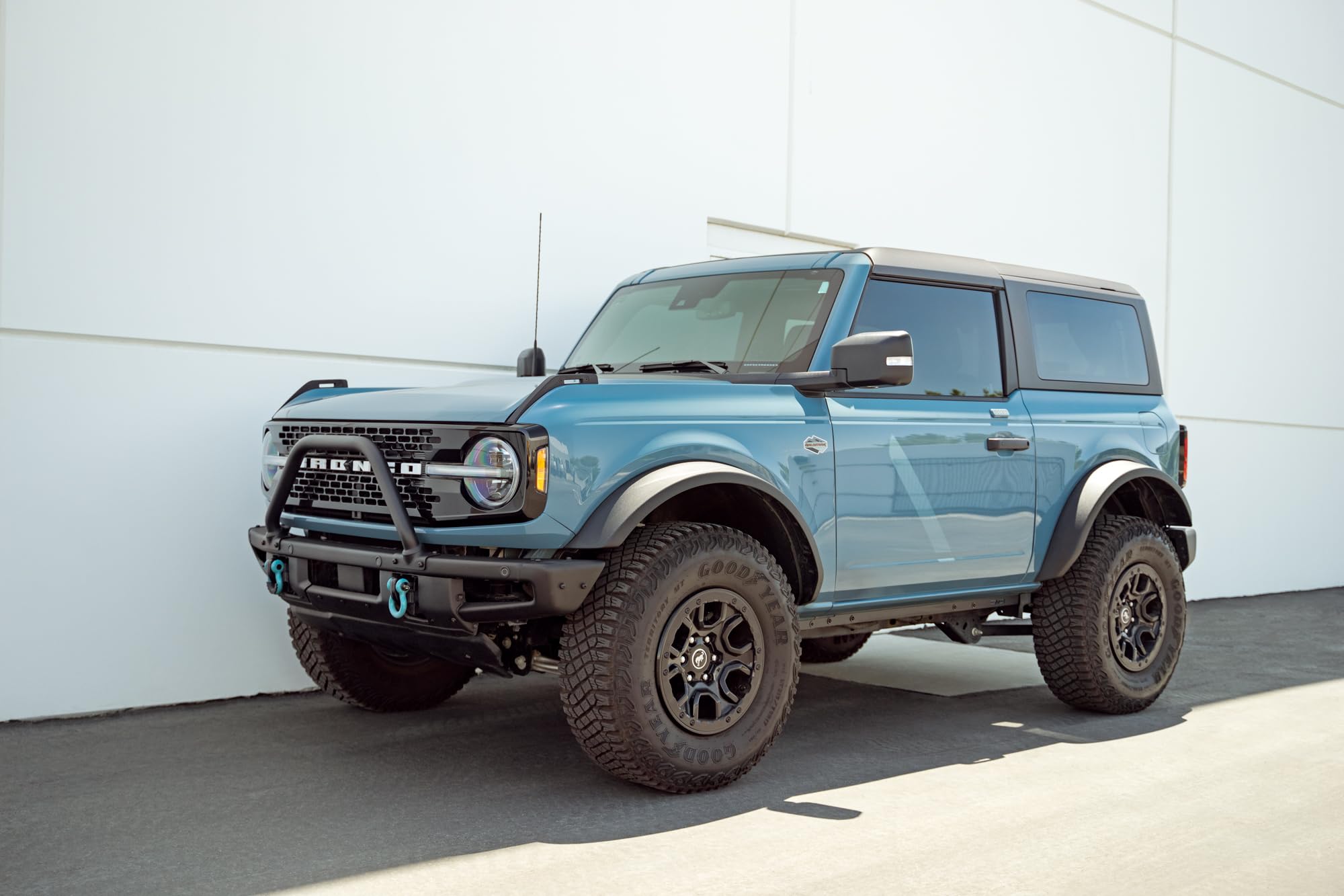 DV8 Offroad Pinch Weld Covers for 2-Door 2021-2025 Ford Bronco | Covers Up Unsightly Pinch Weld | Bolt-On Installation | NOT Compatible OEM Sliders | Micro-Texture Black Powder Coat