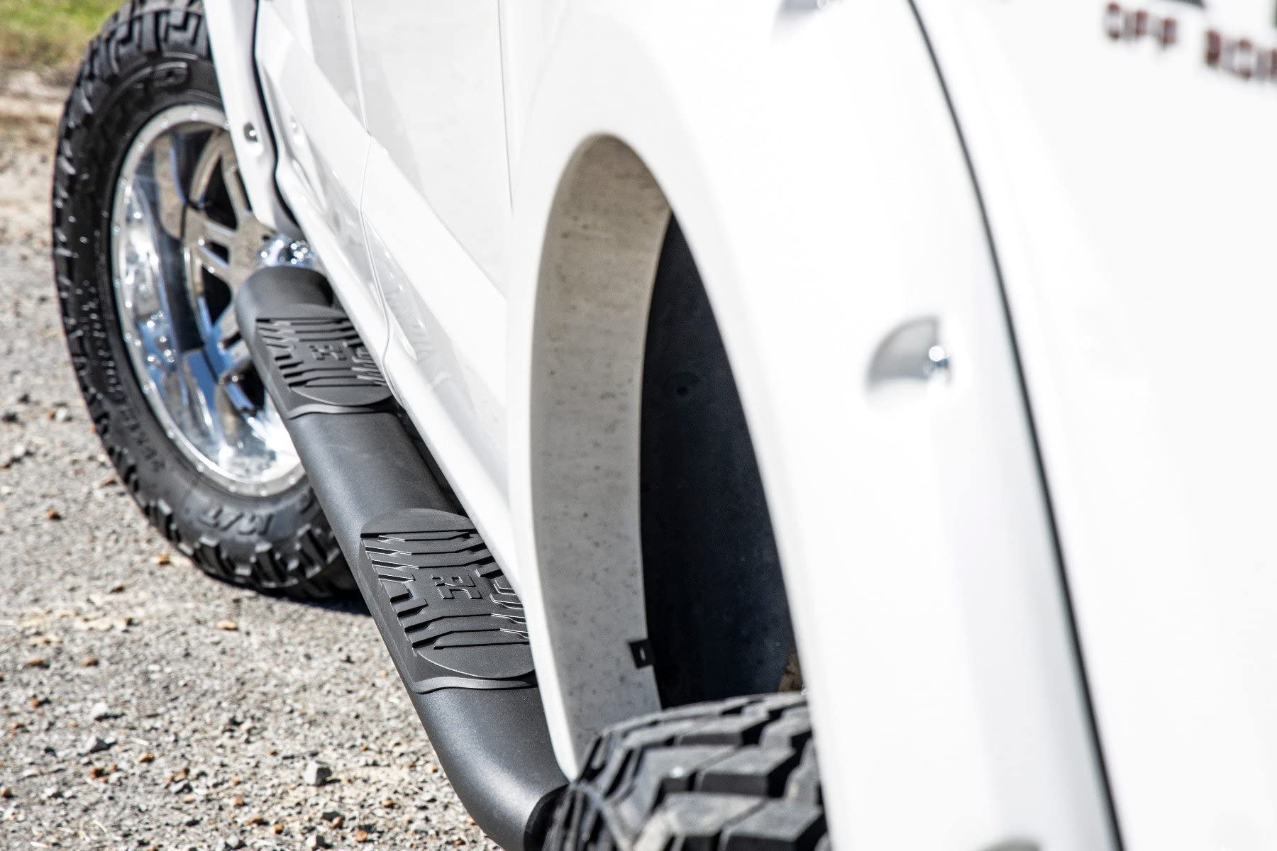 Rough Country Nerf Steps Oval for Ford F-150/Lightning/F-250/F-350/Raptor (2015-2026) Crew Cab - OEM Style Rails with Built-in Side Steps