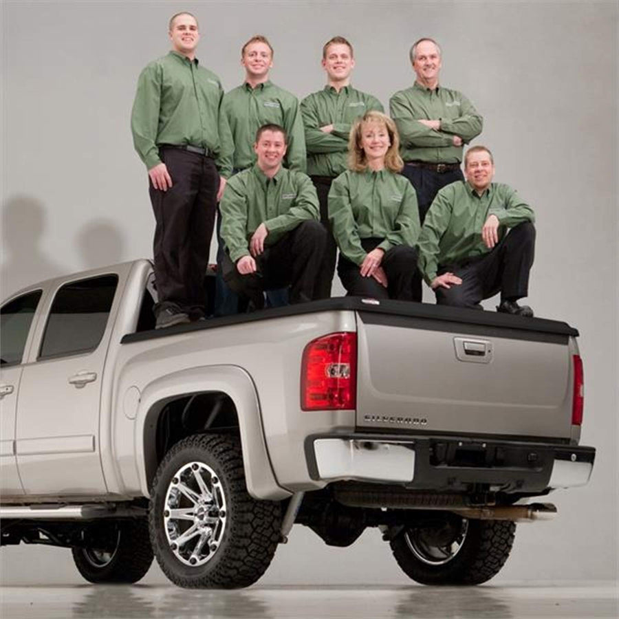 UnderCover SE RealTruck One-Piece Truck Bed Tonneau Cover | UC4146 | Fits 2016 - 2023 Toyota Tacoma 6' 2" Bed (73.7")