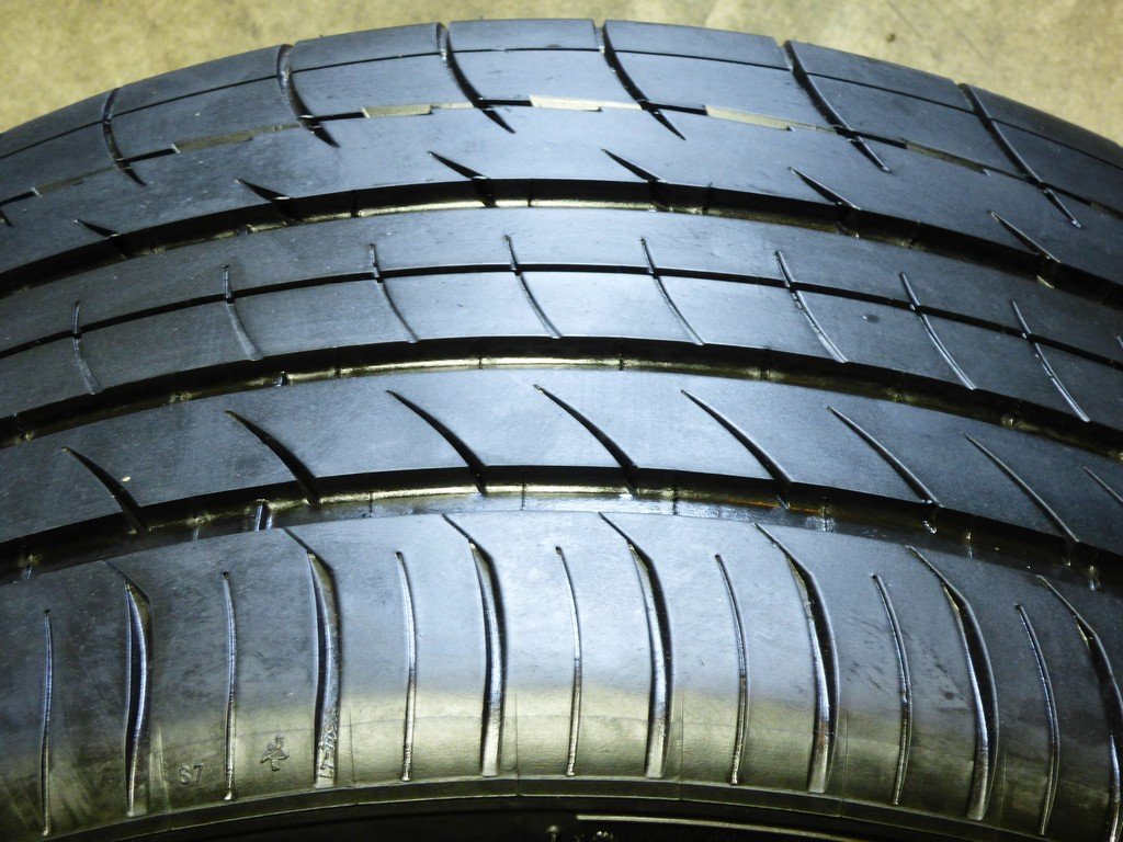 Pilot Sport PS2 MICHELIN Radial Tire - 295/30R19 100Z