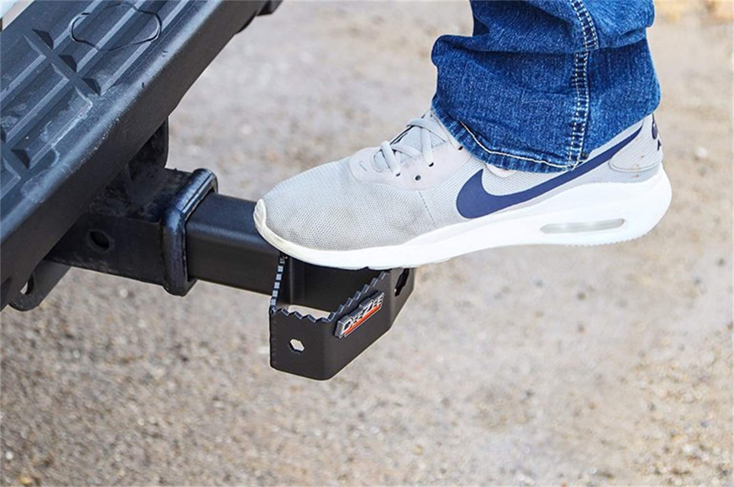 Serrated Hitch Step Dee Zee DZ15302S