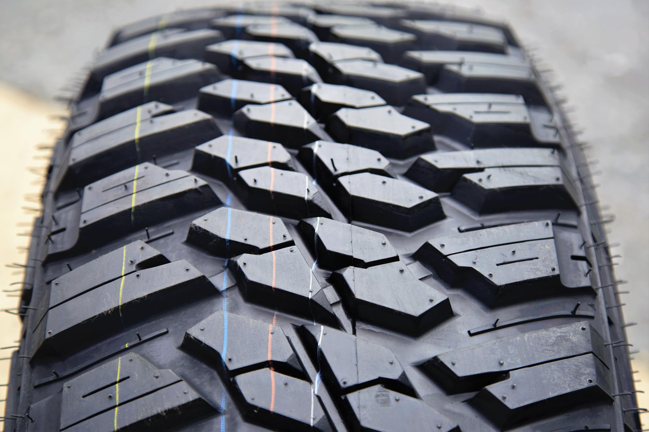 Mud-Terrain KANATI MUD HOG M/T 35X12.50R15LT LRC 118Q Light Truck Tire Only
