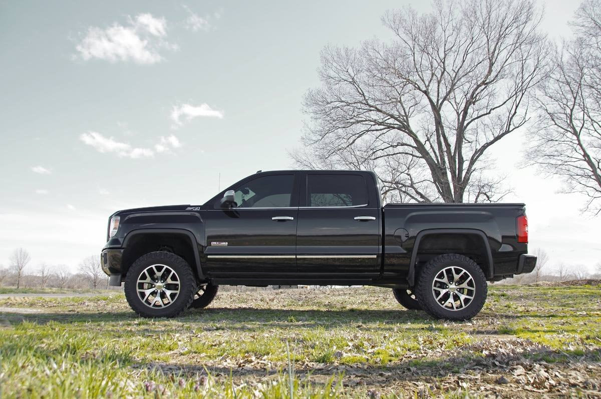 5" Rough Country Lift Kit w/N3 Struts for 2014-2018 Chevy/GMC 1500 4WD - 29133