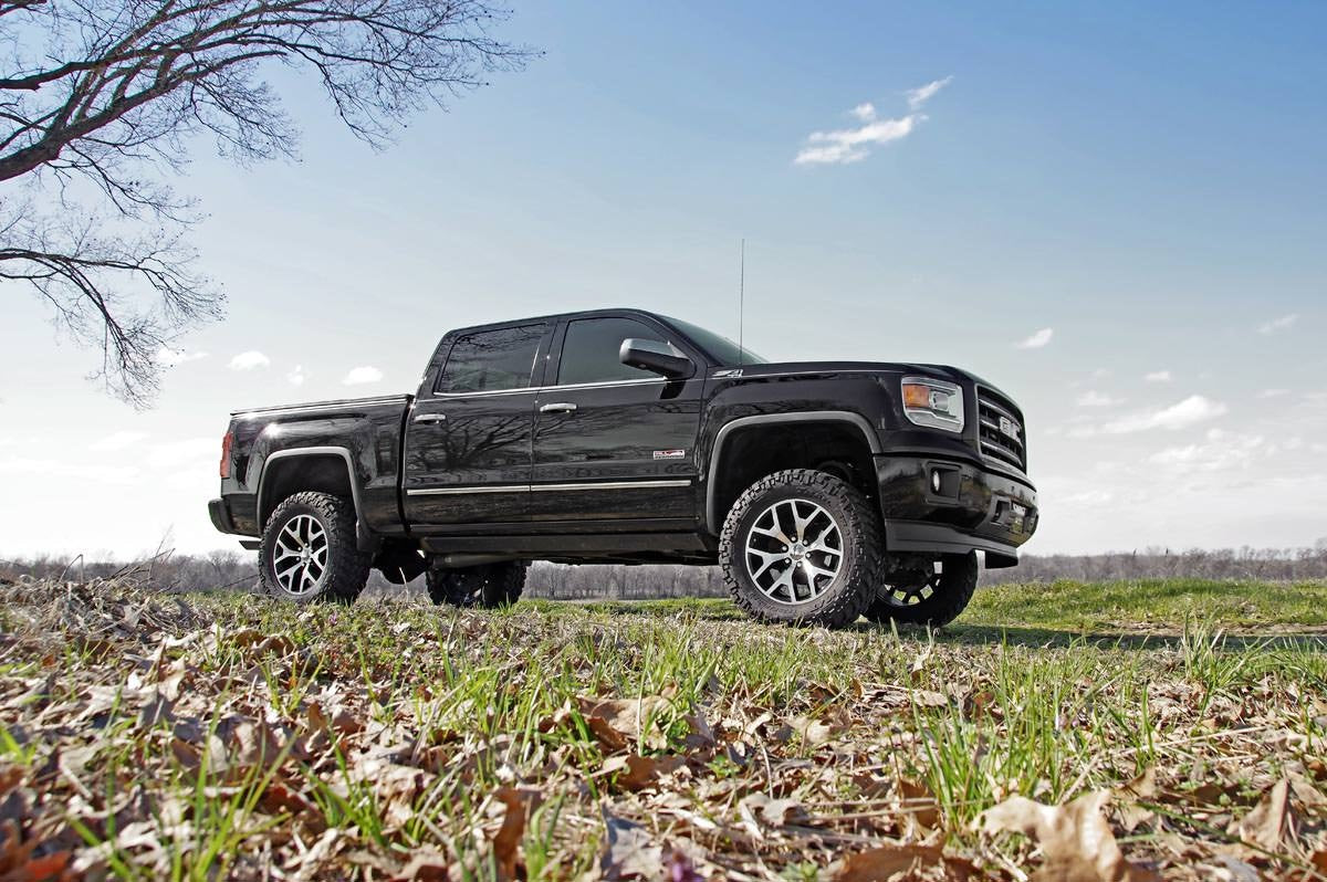 5" Rough Country Lift Kit w/N3 Struts for 2014-2018 Chevy/GMC 1500 4WD - 29133