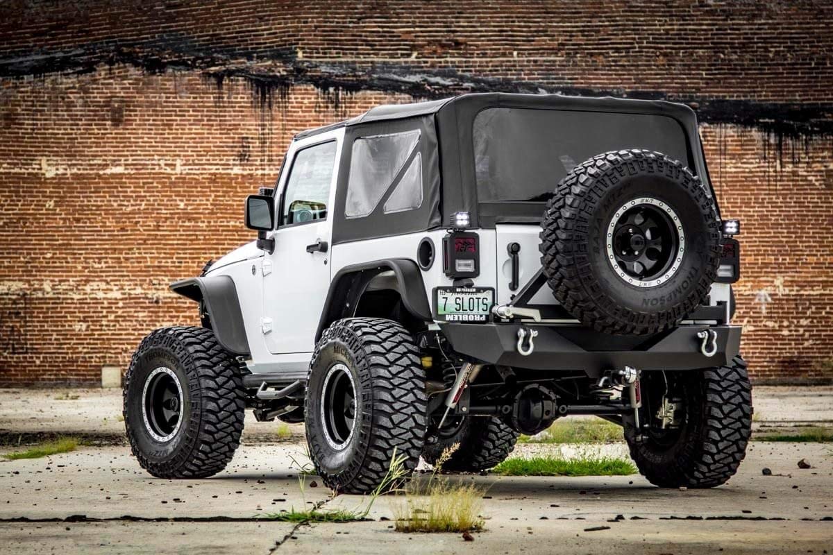 4" Lift Kit Rough Country w/V2 Shocks for 07-18 Jeep Wrangler JK 2-Door - 67370