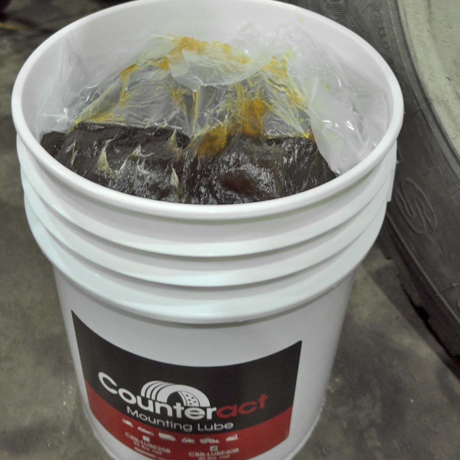 Premium Counteract Tire Mounting Lube for All Tire/Wheel Applications (40lb) CBB-LUBE40B