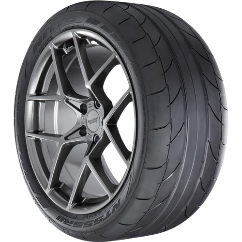 275/40R19 Nitto NT555RII 101W
