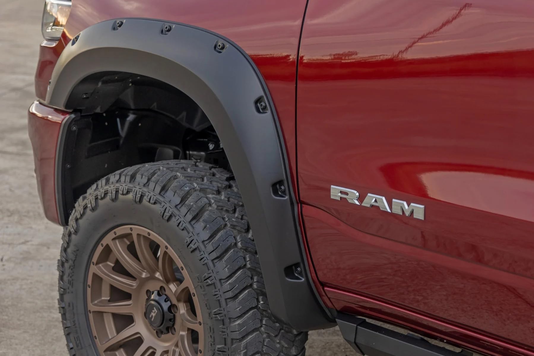 Pocket Fender Flares Rough Country for Ram 1500 (2025-2026) - Bolt-on Rivet Style Wheel Flares, Flat Black (Set of 4)