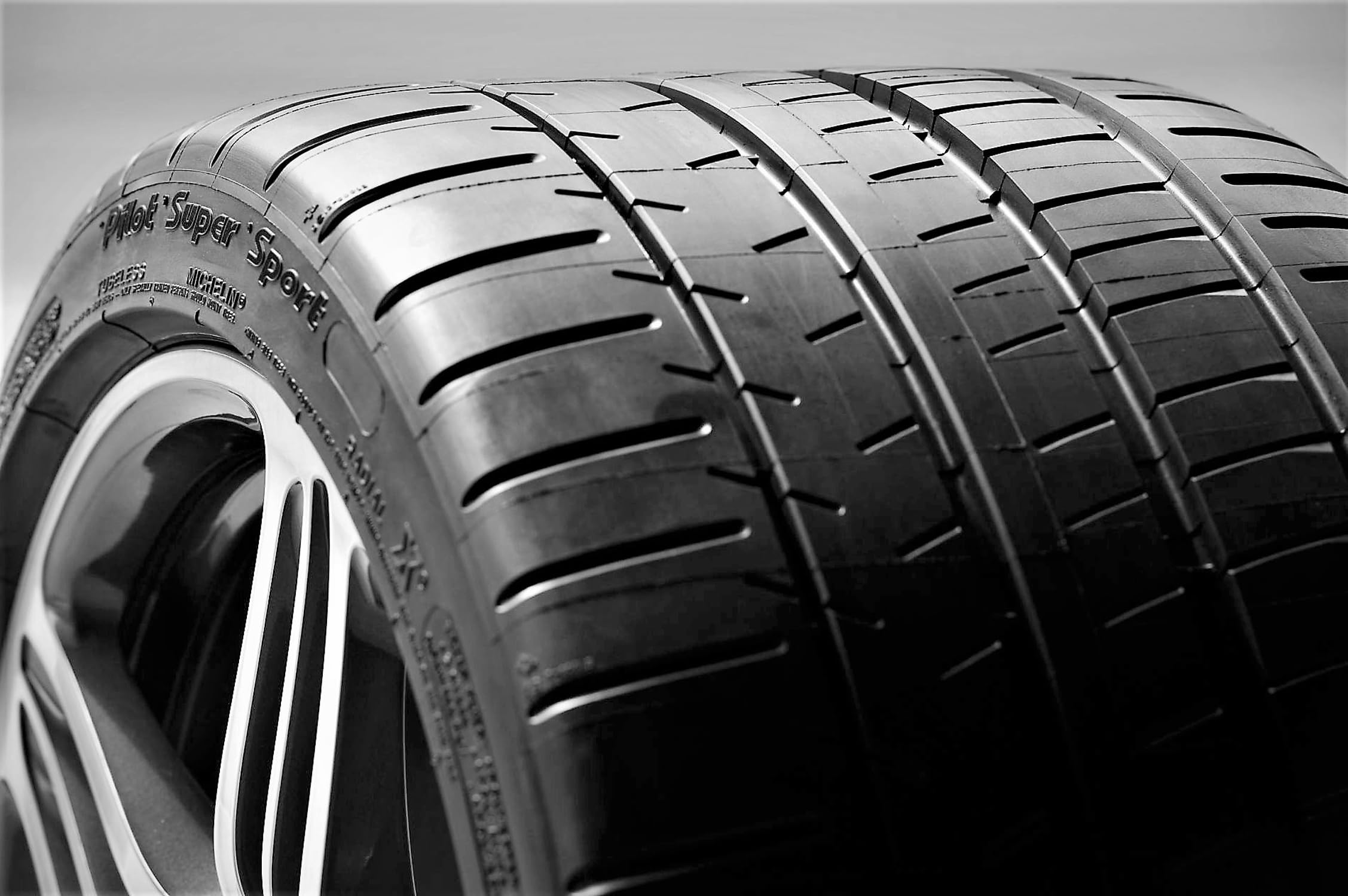 Pilot Super Sport Michelin ZP P285/35ZR19(99Y)