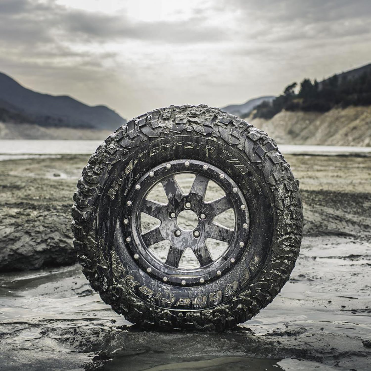 Mud Terrain T/A KM3 BFGoodrich Radial Car Tire for Light Trucks, SUVs, and Crossovers, LT275/65R18/E 123/120Q