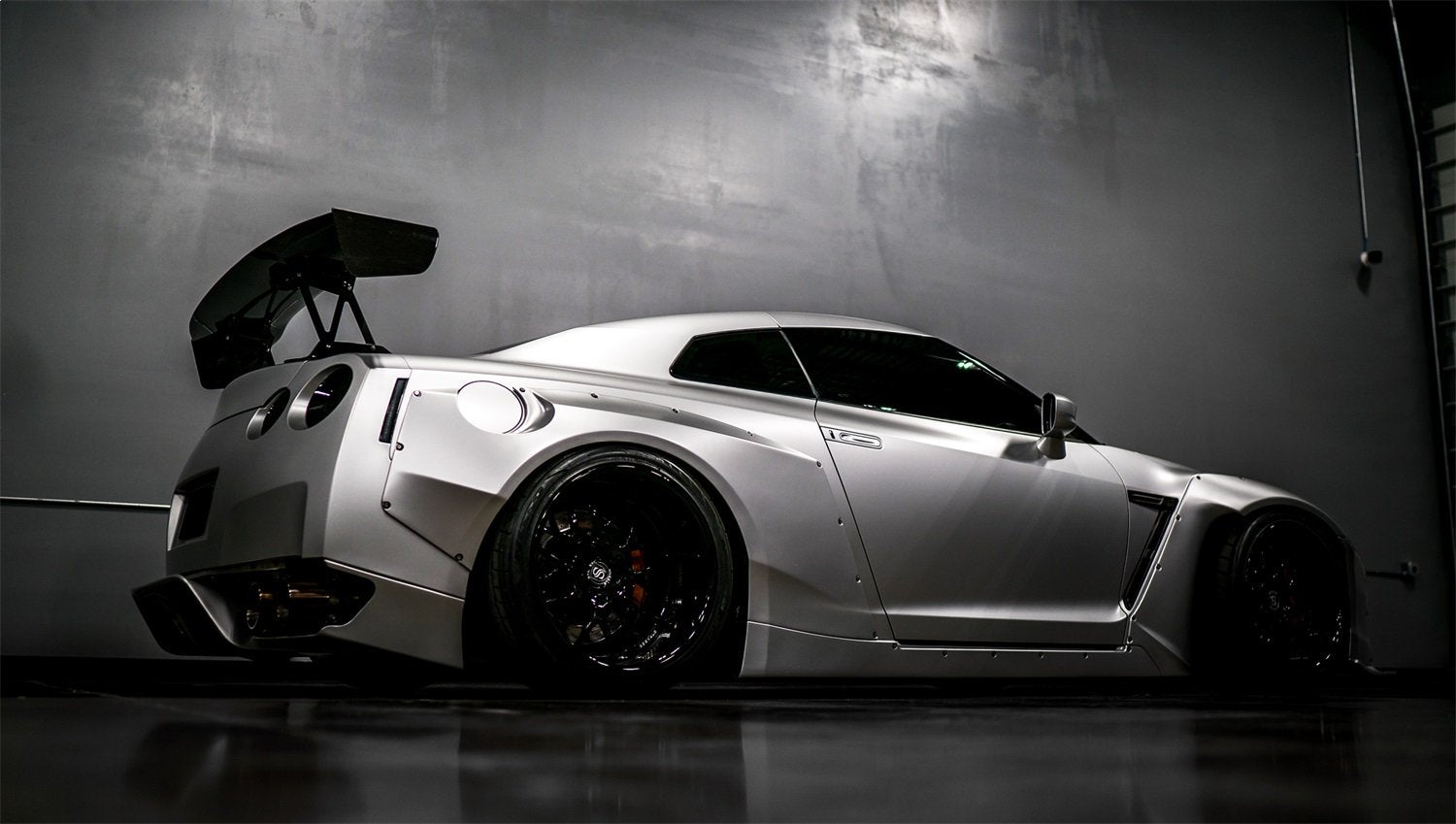 Xtreme Cat-Back Exhaust System Corsa Performance 14999BRZ Dual Rear Exit 3.5 in. Dia. Incl. Muffler/Pipes/Clamps/Quad 5 in. Dual Wall Flat-Cut Pro-Series Bronze Tips