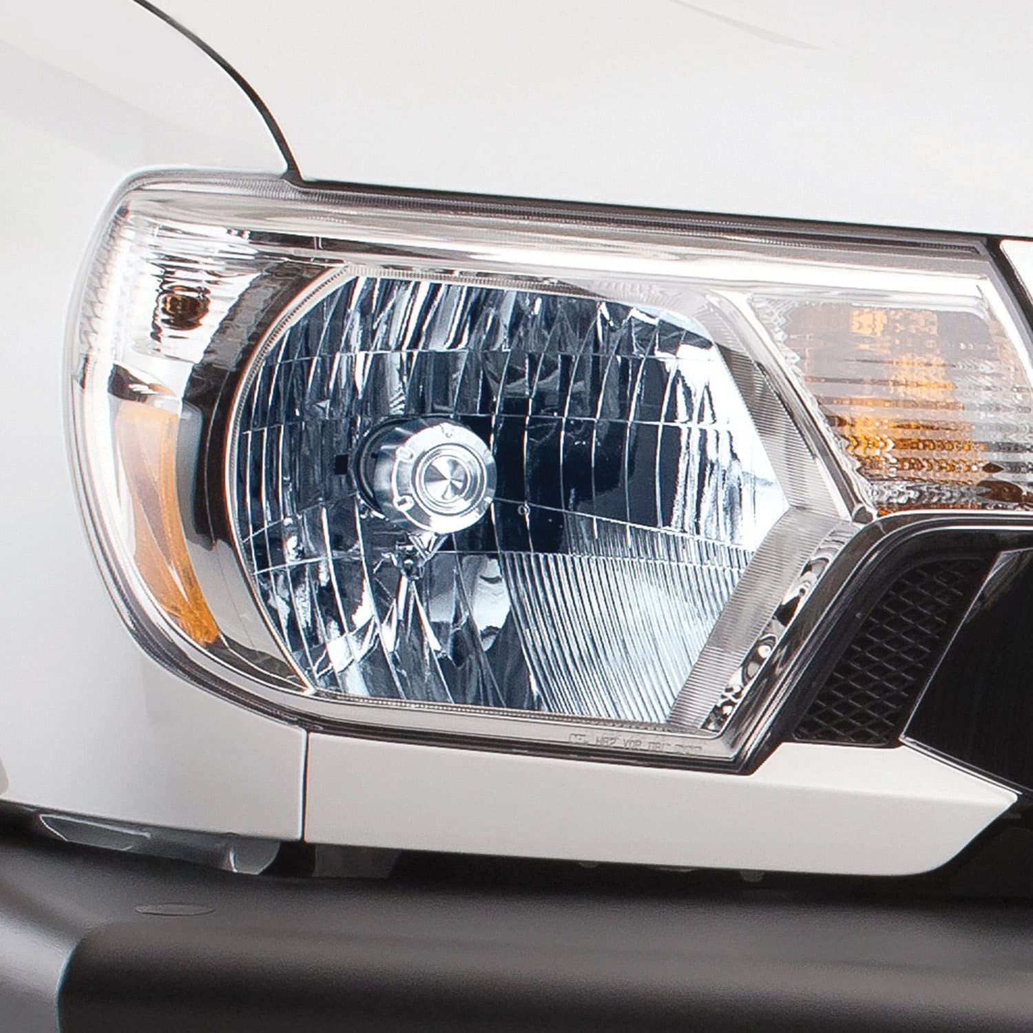 Xtreme White Piaa Hybrid H11 Bulb (3900K - 12V 55W), 2 Pack