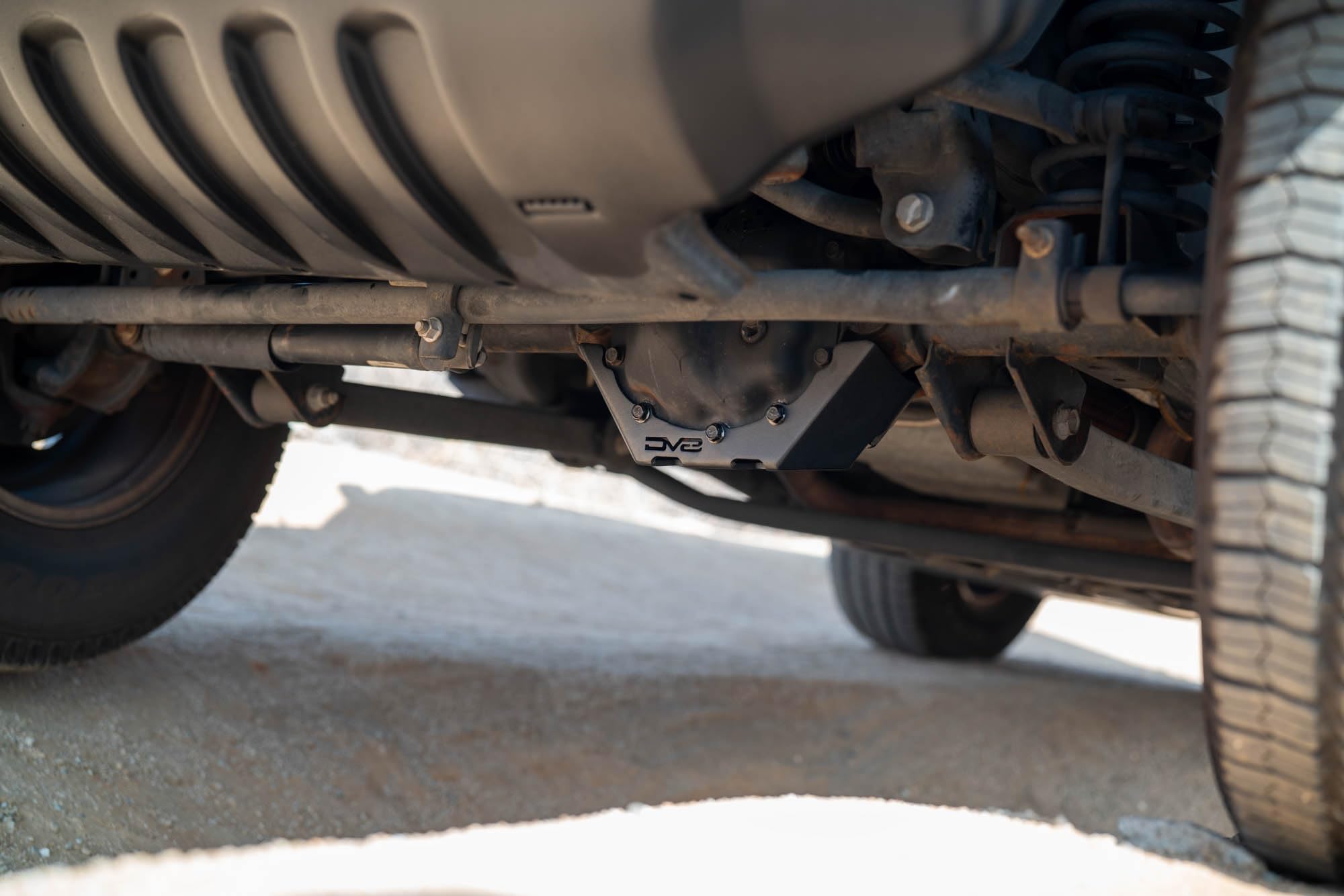 Front Differential Skid Plate DV8 Offroad for 2007-2018 Jeep Wrangler JK with Dana 30 Front Axle | Pinion Skid to Prevent Getting Hung Up on Rocks & Uneven Terrain | Durable Steel Design | Powder Coat