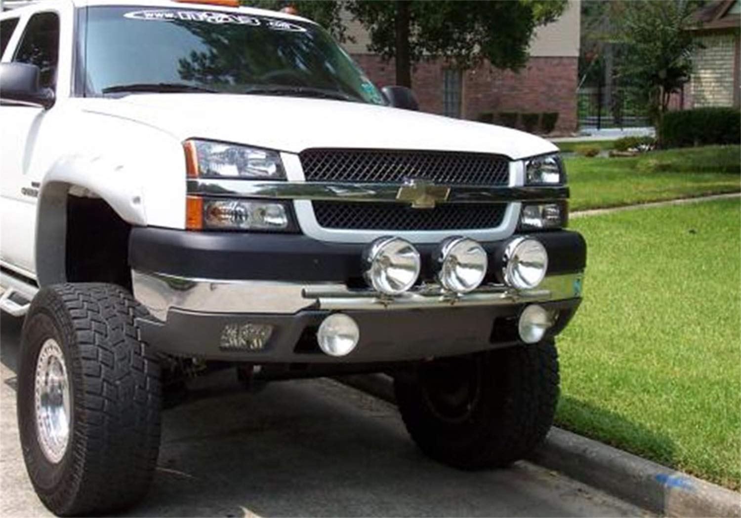 N-Fab Light Bar | For 4 - 9in Lights, Gloss Black - w/out License Plate Tabs | C995LB | Fits 1999-2002 Chevrolet 1500 / 2500 / 3500, 2000-2005 Tahoe / Suburban