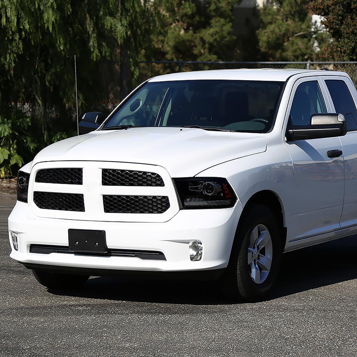 Black Smoke SPEC-D TUNING Projector Headlights + Sequential Switchback LED Signal Strip Compatible with 2009-18 Dodge RAM 1500/2500/3500, 2019-24 Dodge RAM 1500 Left + Right Pair Headlamps Assembly