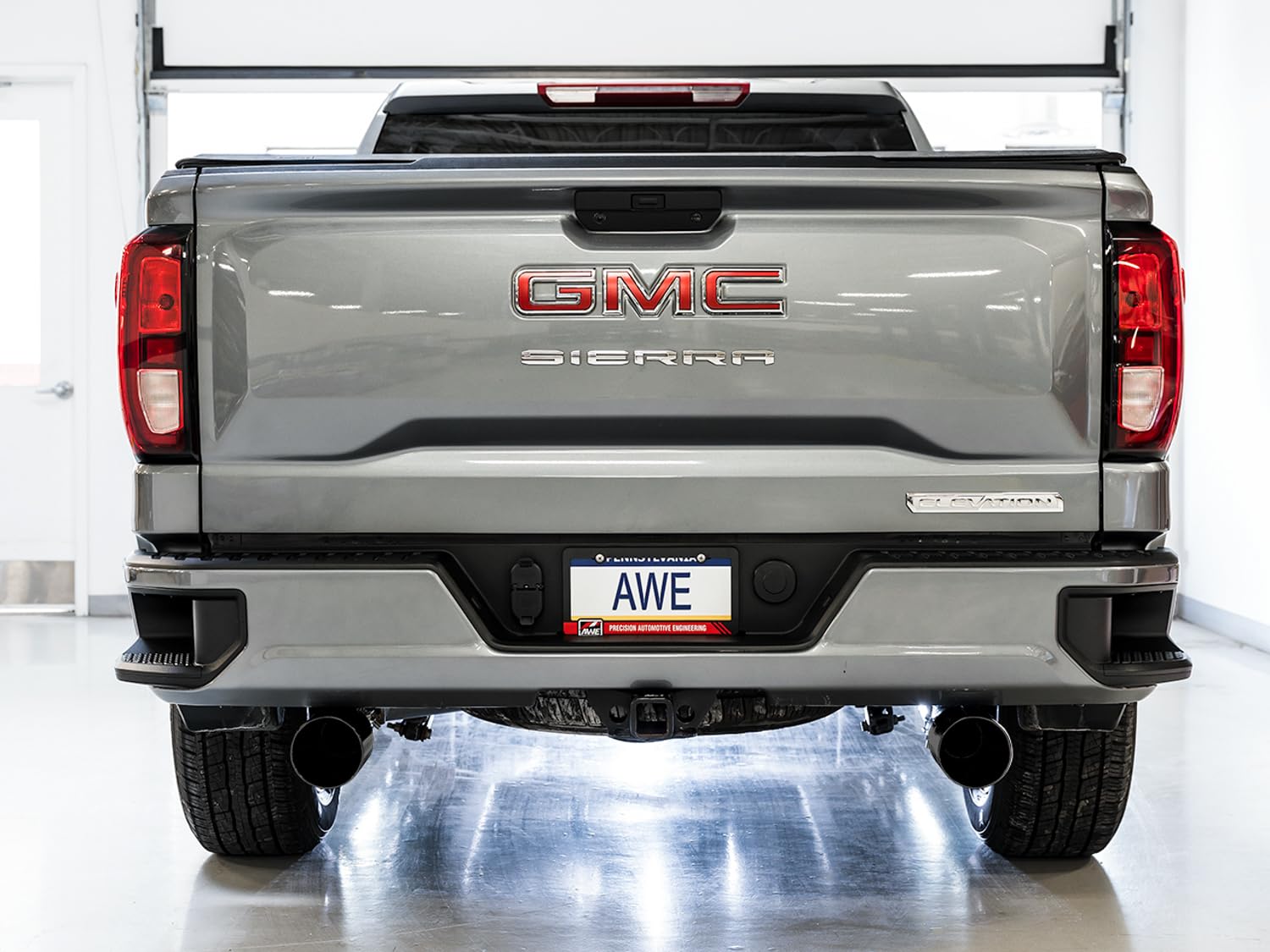 4th Gen GM 1500 AWE Tuning 5.3L 0FG Catback Split Rear Exit (Flat Bumper) - Quad Diamond Tips - 3015-33206