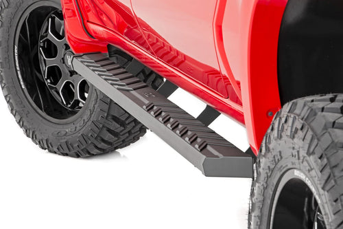 BA2 Running Boards Rough Country for Chevy Silverado & GMC Sierra 1500 Crew Cab (2019-2025) - Wide 5" Non-Slip Side Steps