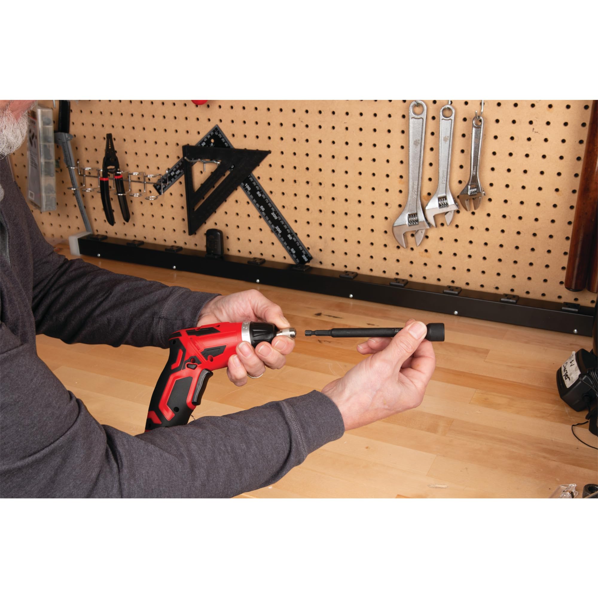W9064 Performance Tool 9 Pc. Metric Magnetic Nut Driver Bit Set, Chrome Vanadium Steel, Black Phosphate Coating, 1/4-in. Drive, Includes Storage Rail